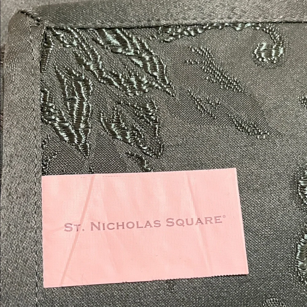 St. Nicholas Square Table Placemats Green Set of 5 Poinsettia Scroll